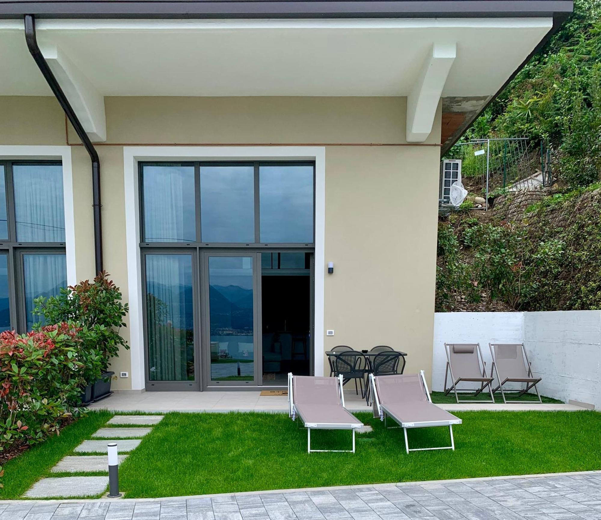 Panorama Loft Apartments สเตรซา ภายนอก รูปภาพ