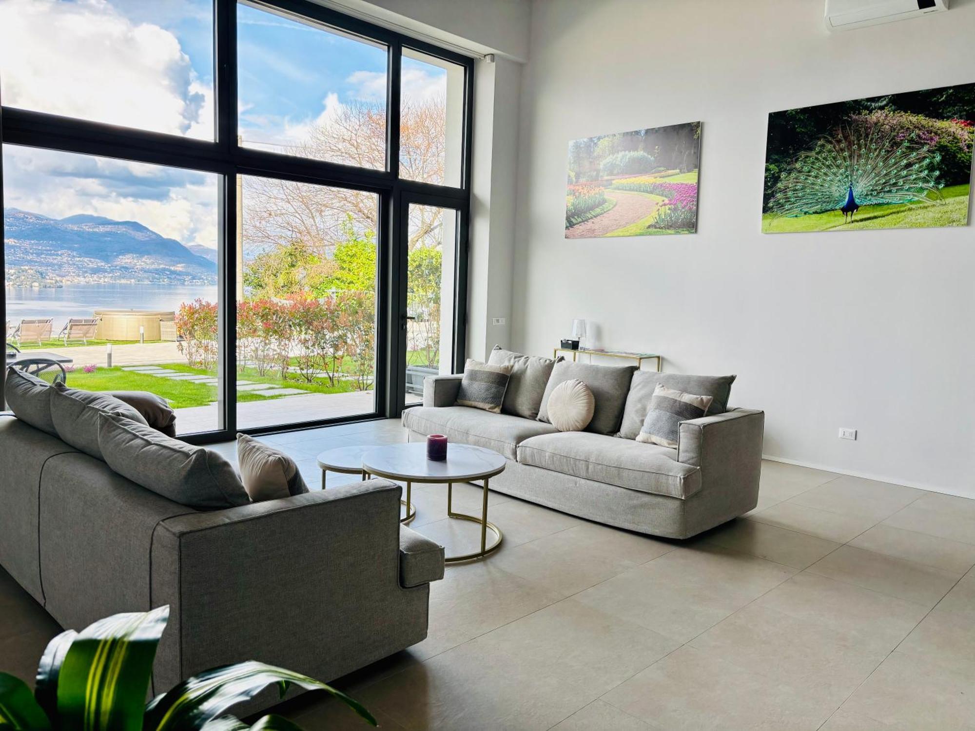 Panorama Loft Apartments สเตรซา ภายนอก รูปภาพ