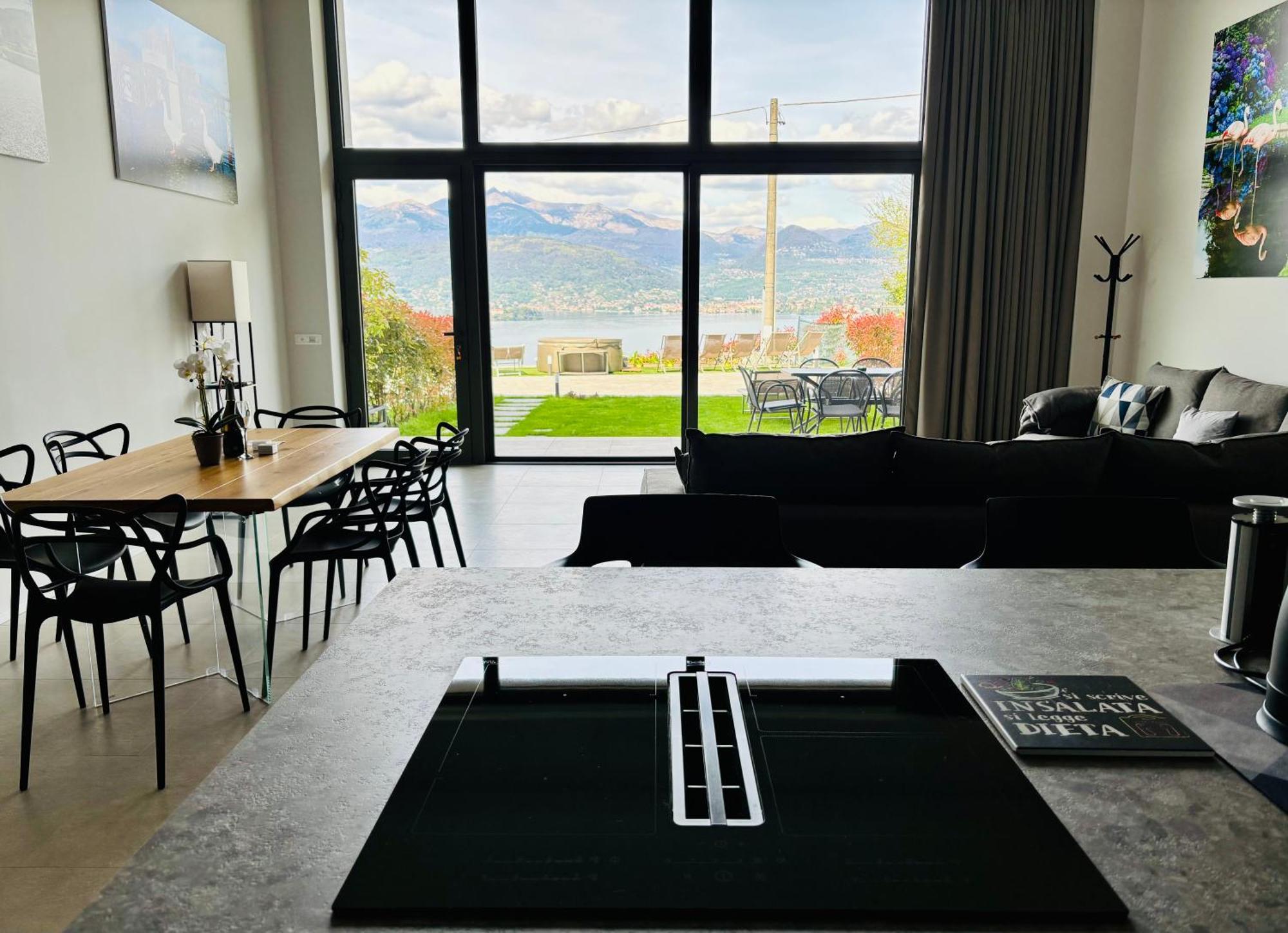 Panorama Loft Apartments สเตรซา ภายนอก รูปภาพ